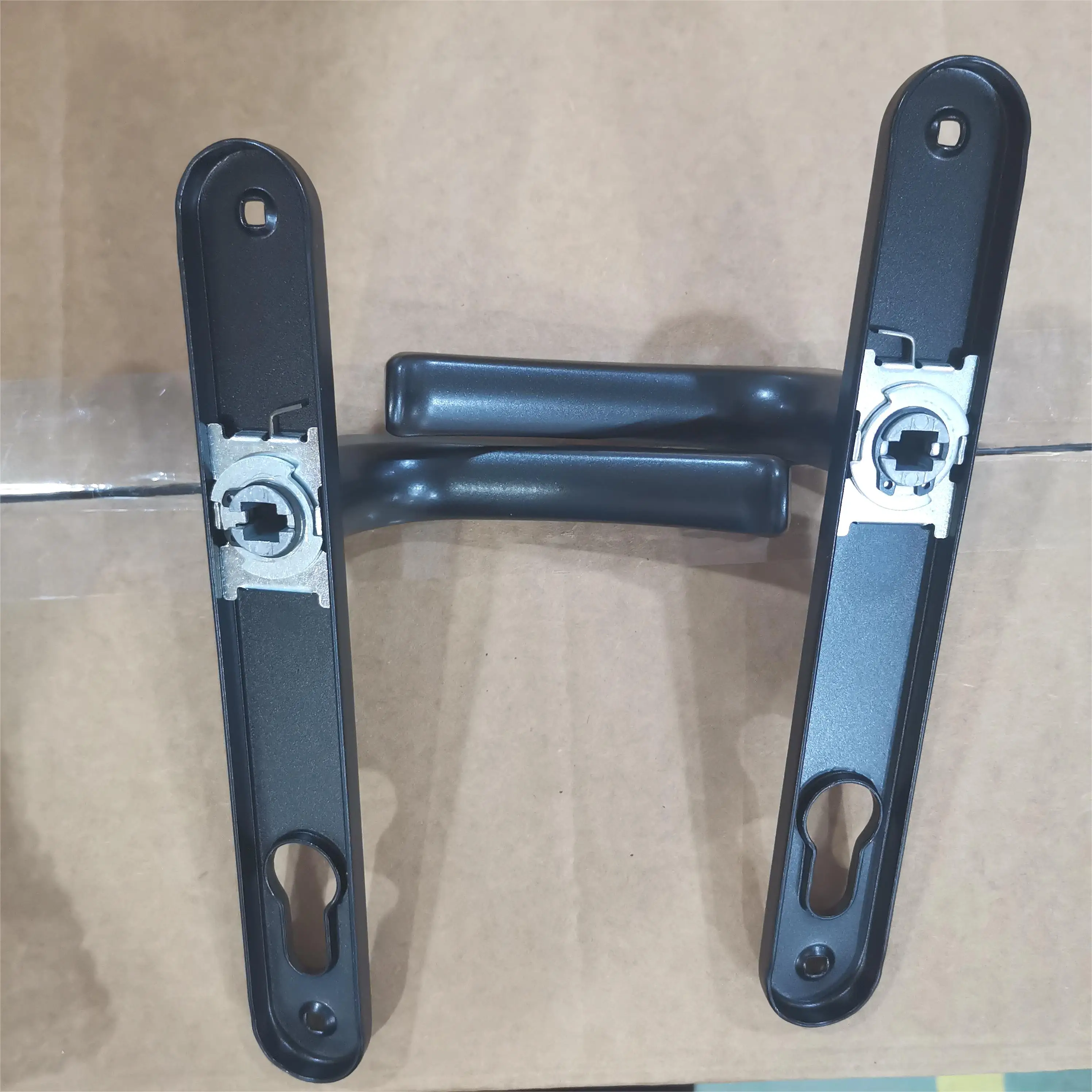 UPVC  sliding accessories door handle  lock and window handles locks