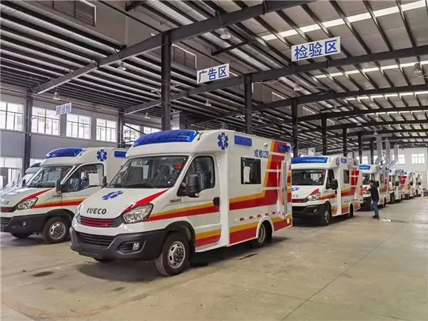 High Roof Model Car Ambulance 6 people rated Rescue Ambulance Emergency Vehicles