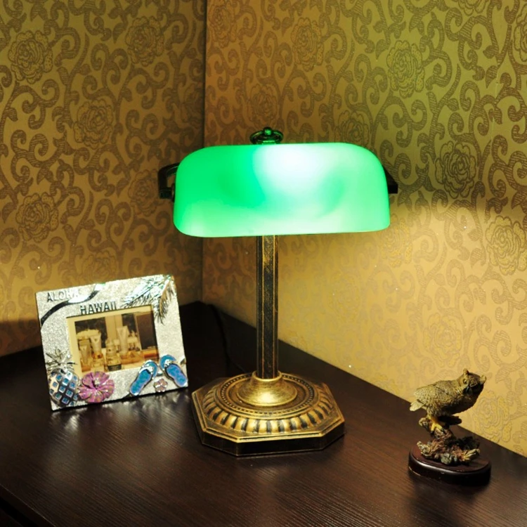 
Shanghai Glass Lampshade American Living Room Bedroom Retro Nostalgic Lights Green Old TIFFANY Bank Table Lamp Led Desk Lamps 