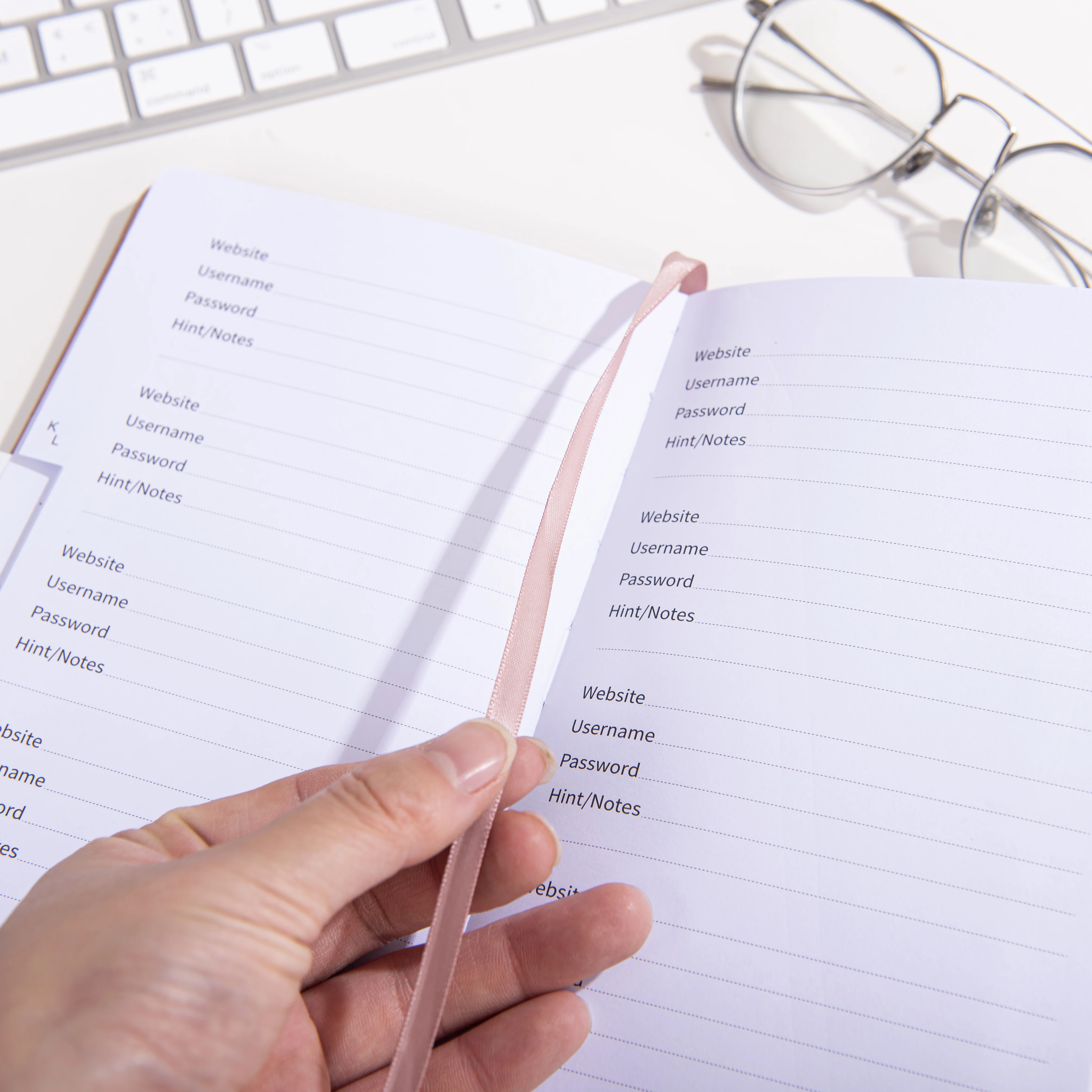 LIUSHUN Hot Selling custom  Internet Password Log Book Planner Dairy Keeper Password Book With Alphabet Indexes Tab