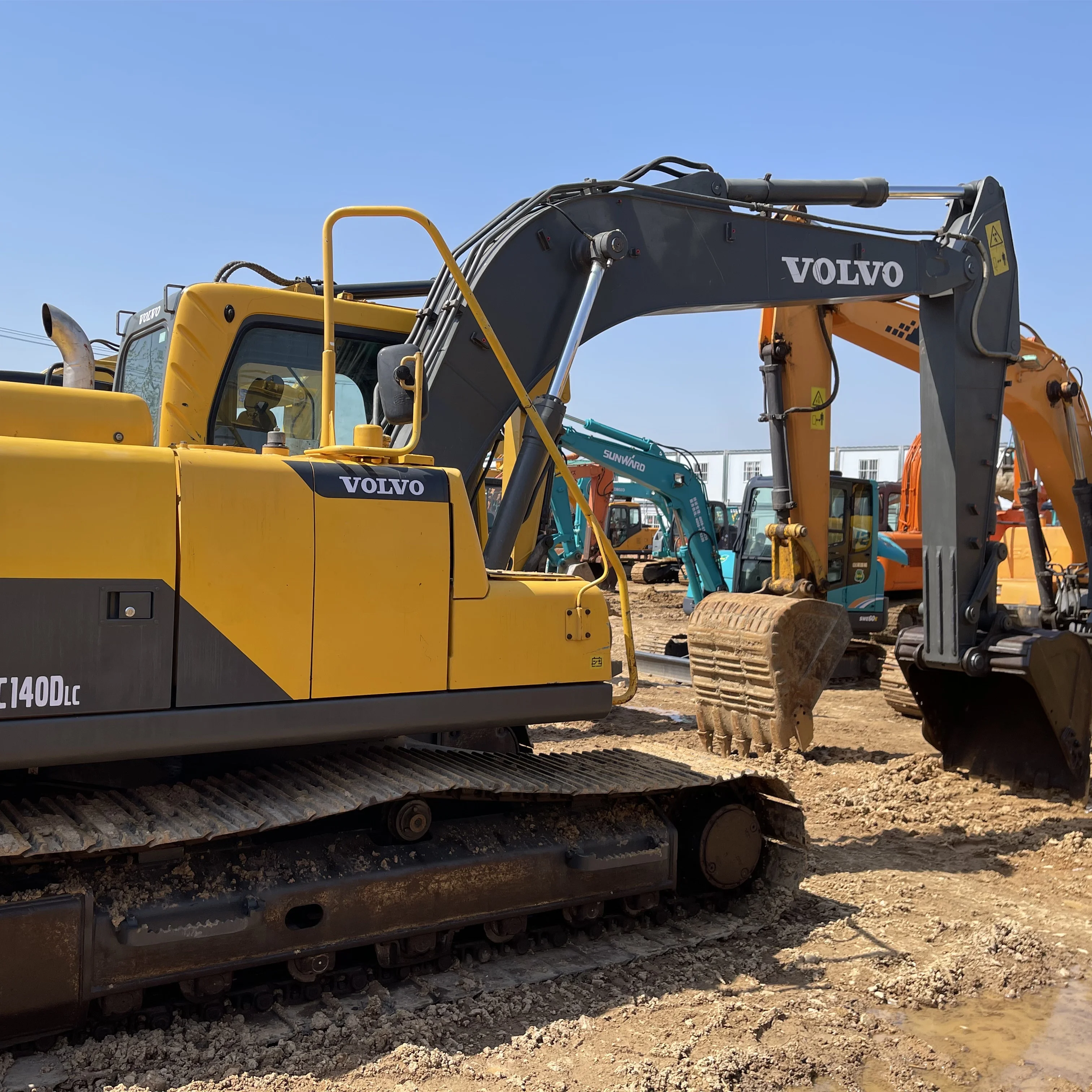 Volvo EC140BLC post hole digger hand soil digging machine