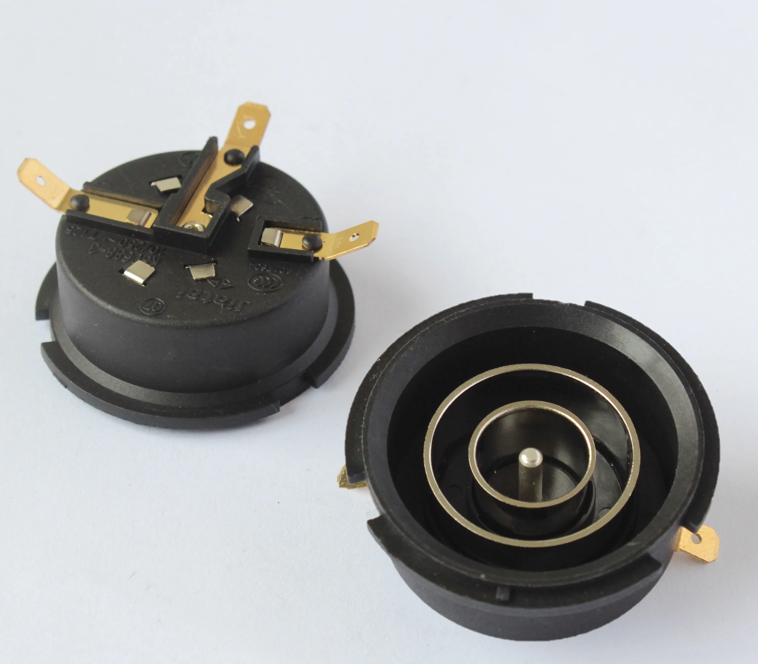 Легкий пружинный соединитель для чайника