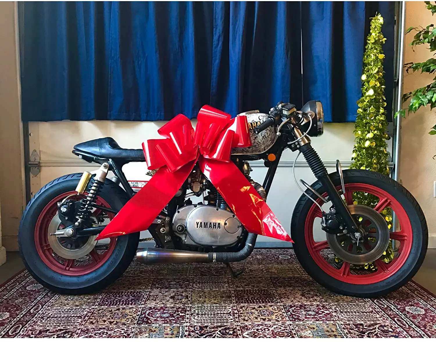 Guangdong High Quality Wholesale Factory Decorative  Red Ribbon POM POM Bow Giant  Car Bow  for Wedding