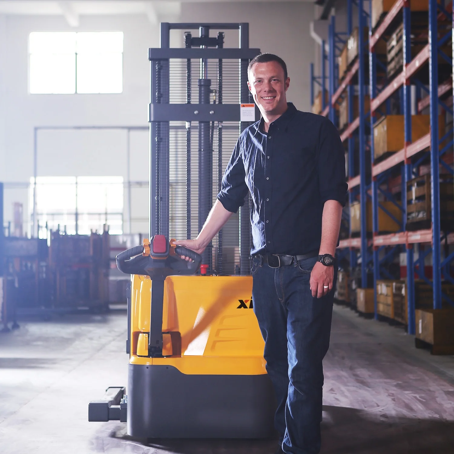 Xilin 1500kg/3300lbs 1.5ton Max.lift height 3000mm Electric Walkie Straddle Stacker