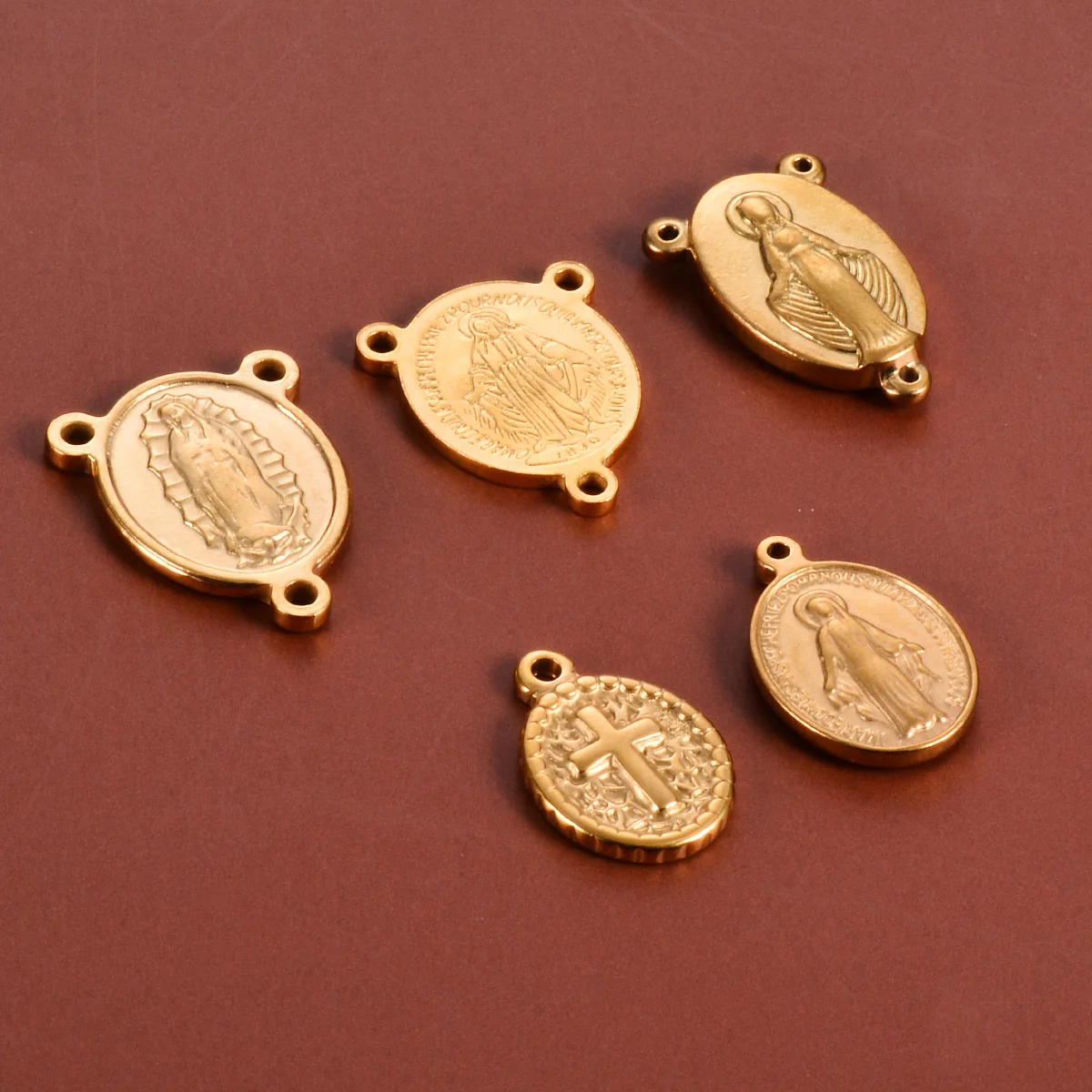 Oval stainless steel Virgin Mary pendant jewelry accessories three loops double-sided pattern religious belief pendant