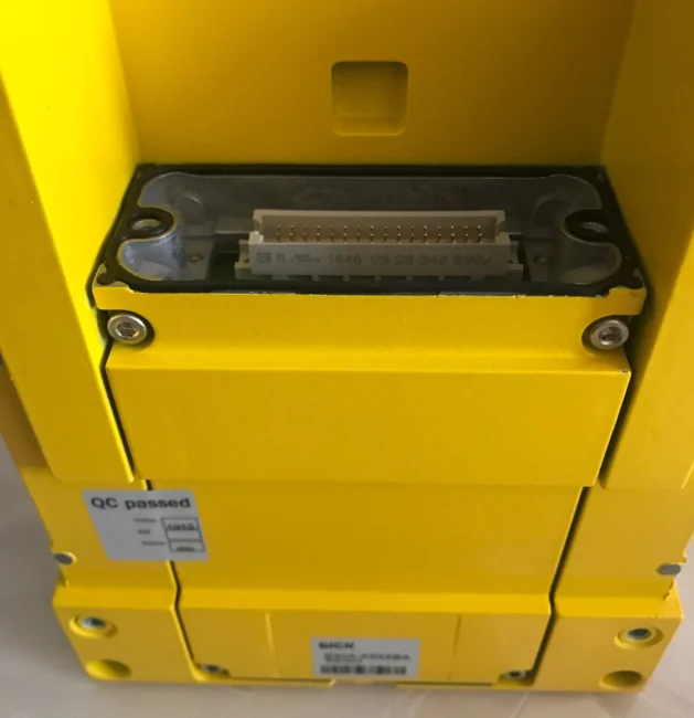 
STOCK S30A-6011BA S30A-4011BA S30A-7011BA SICK Safety laser scanners S3000 Standard Sensor head with I/O module 