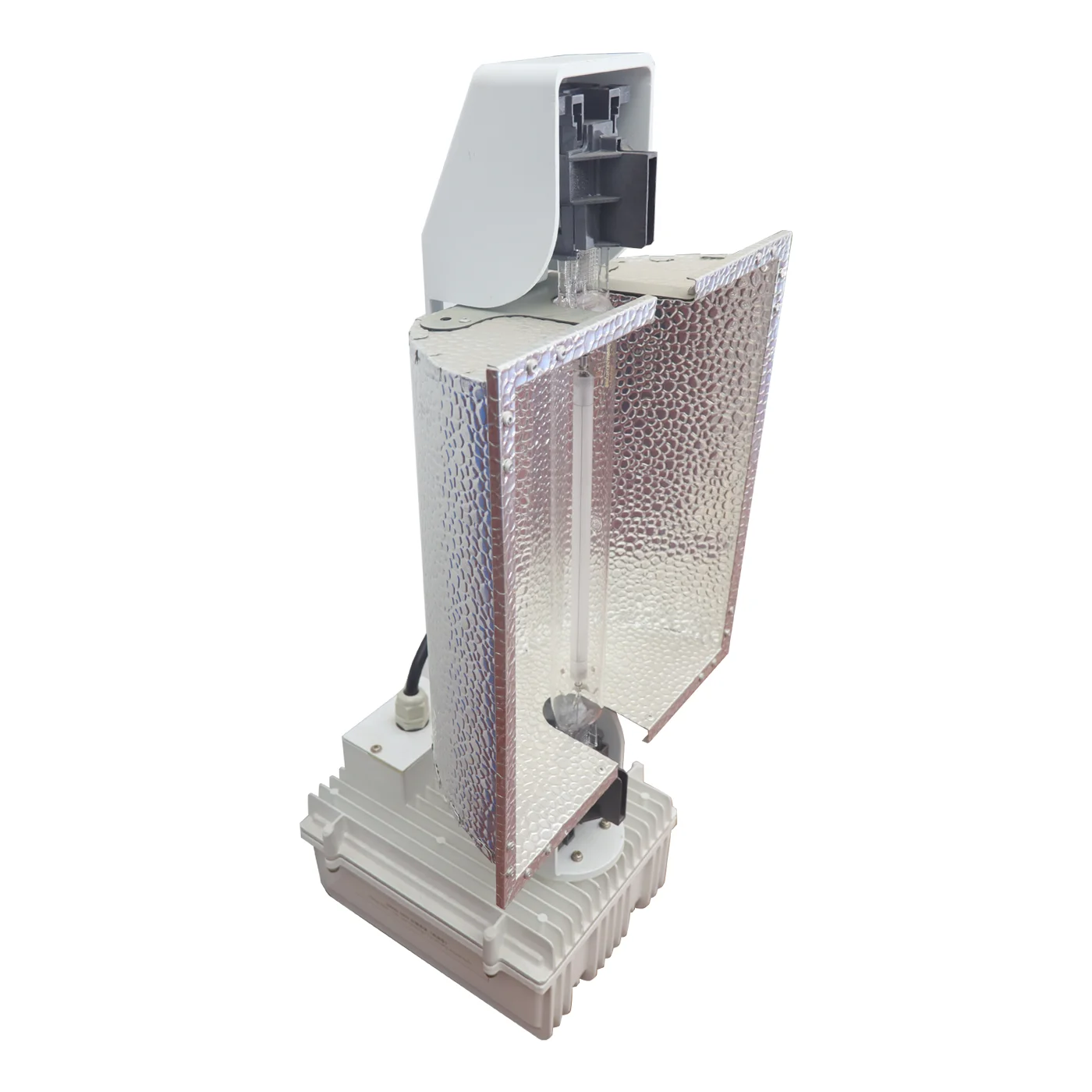 High efficiency plant light two-terminal all-in-one full spectrum regulation and energy efficiency