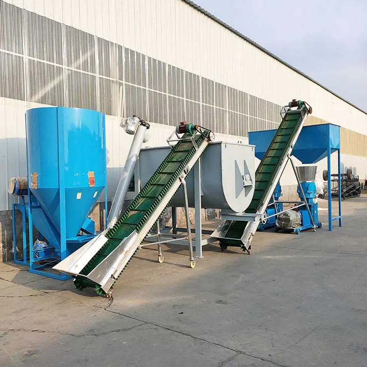 small 500-1000kg/batch vertical chicken feed grinding mixing machine poultry feed mixer grinder machine for 1 ton feed line