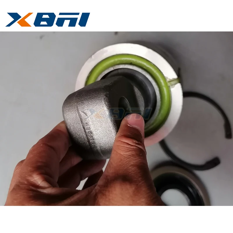 Thrust rod core for Sinotruk Howo 60 mining dump truck SITRAK C7H rubber core matching V-type thrust rod AZ9925522272