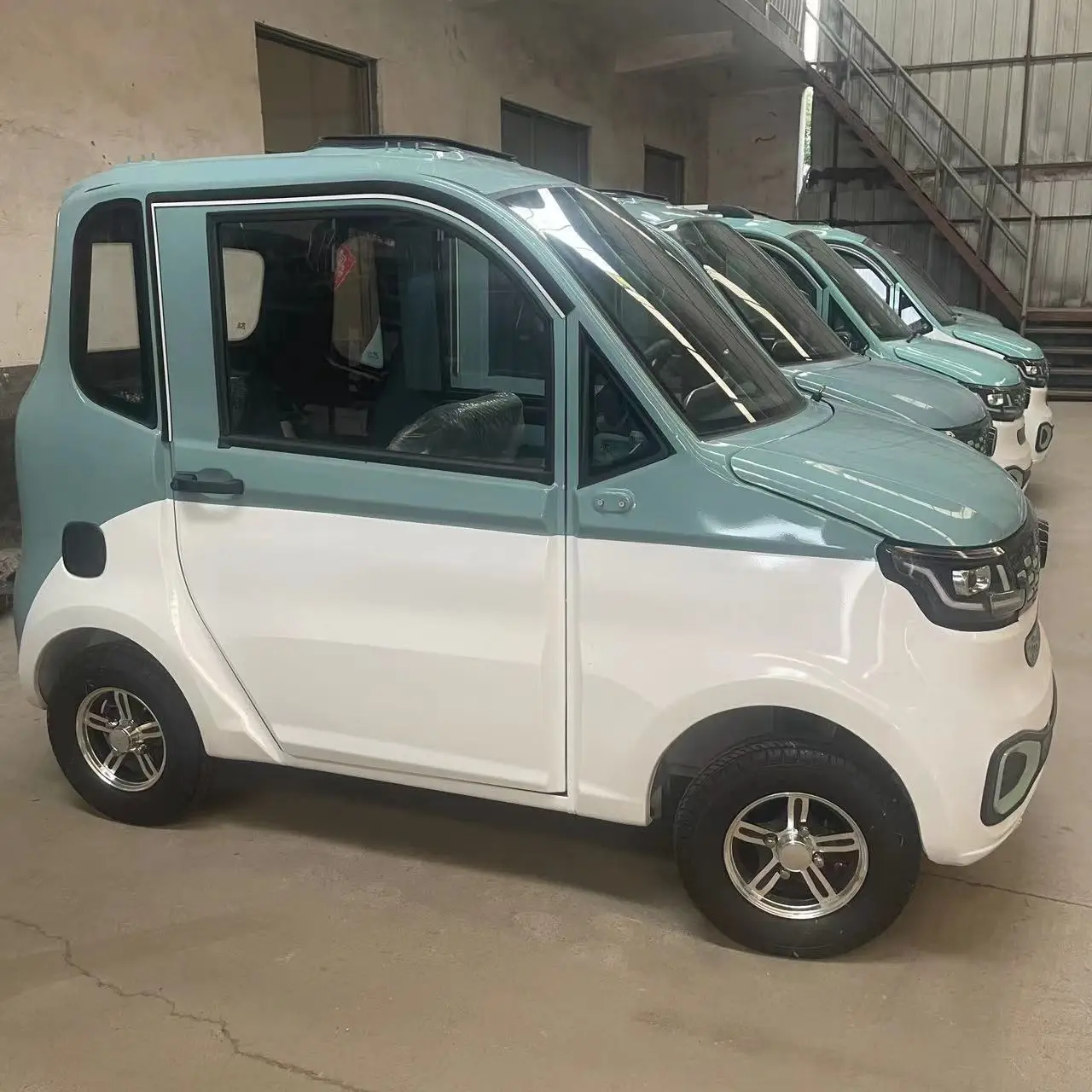 Новый энергетический 4-колесный высокоскоростной автомобильный электромобиль для взрослых