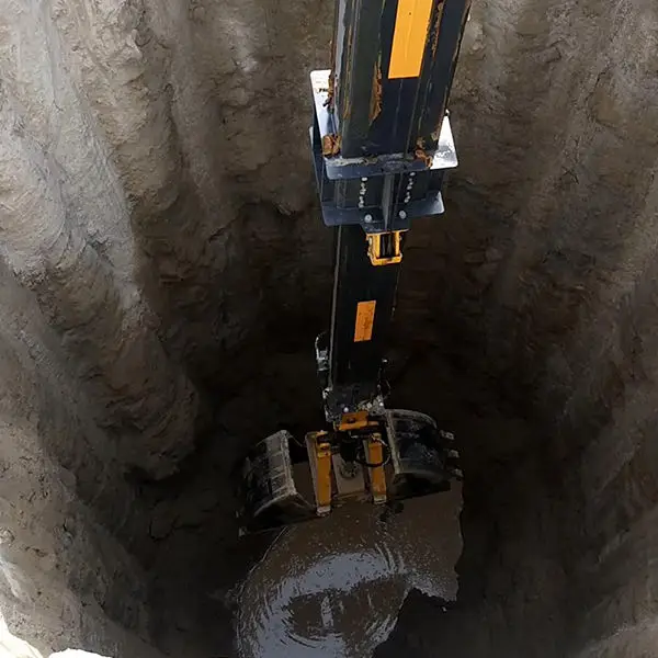 Professional Supplier Custom Bucket Capacity Excavator Long Reach Boom Clamshell Telescopic Arm