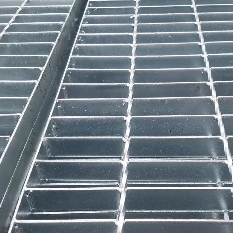 Building Material Hot dipped Galvanized Aluminum Stainless Steel Grating For Trench Cover or Foot Plate