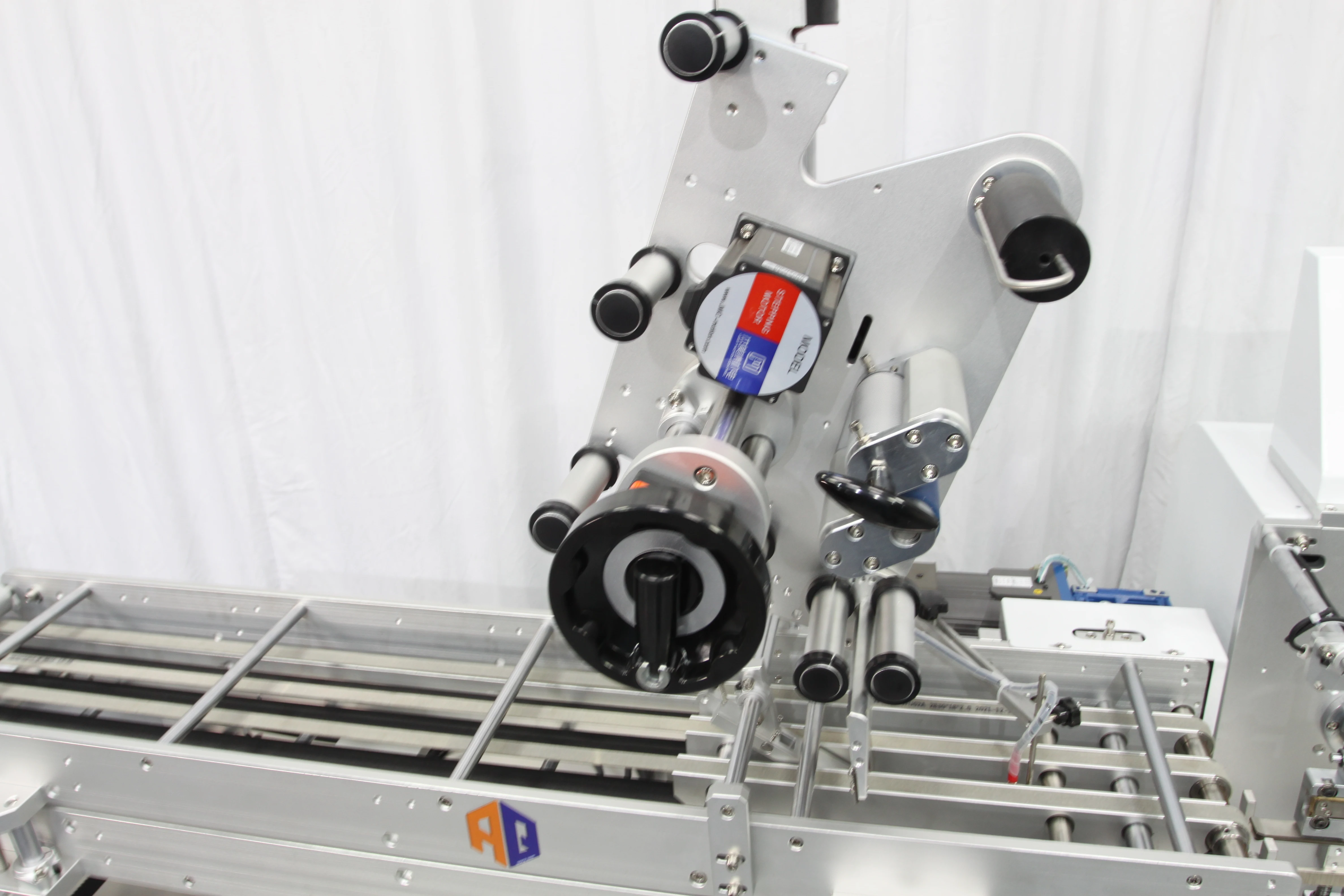 AOQI Automatic Leaflet Manual Paper Labeling Machine