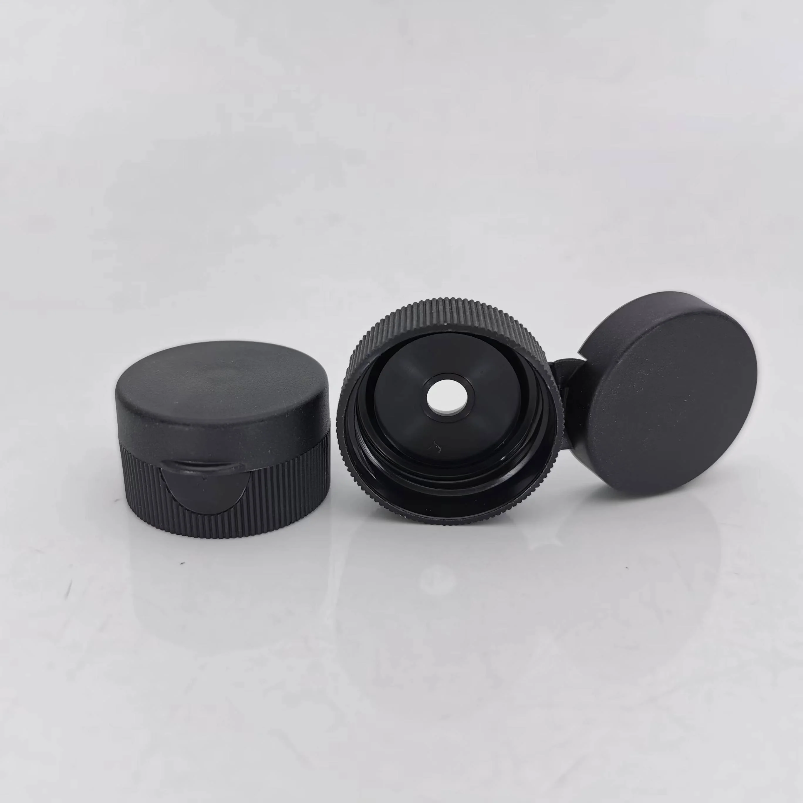 Toiletry product flip cap 28/400 matte top cover for cosmetic packing PP plastic flip top cap