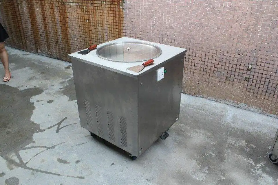 China Supplier Nice-looking Ice Cream Machine Ice Cream Roll Machine Factory Sale