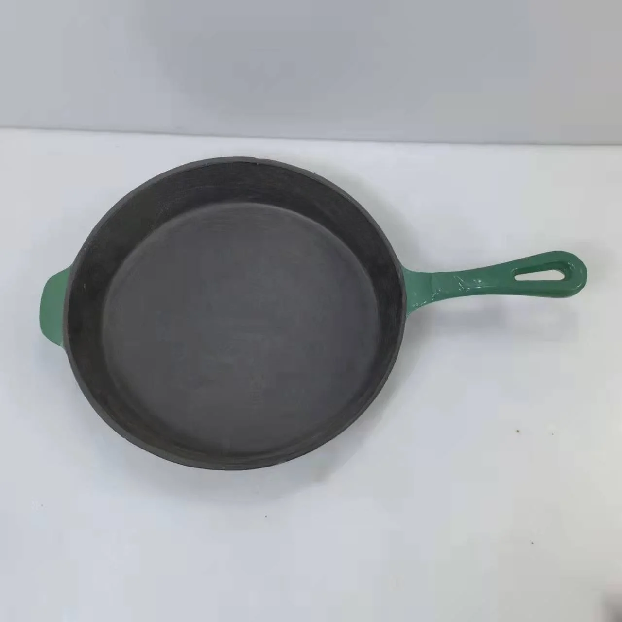 cast iron enamel round frying pan