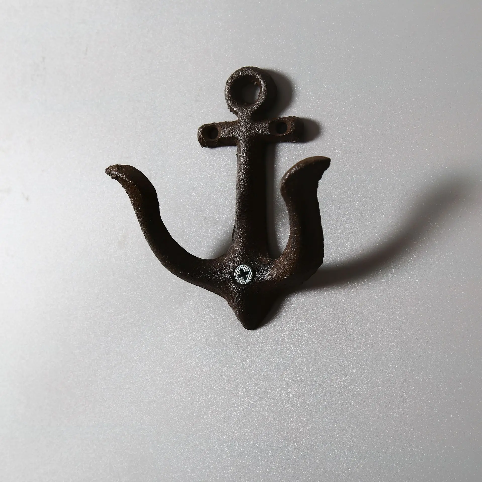 Vintage iron anchor hook coarse gravel texture iron decoration wall decoration Cafe window decoration shooting props