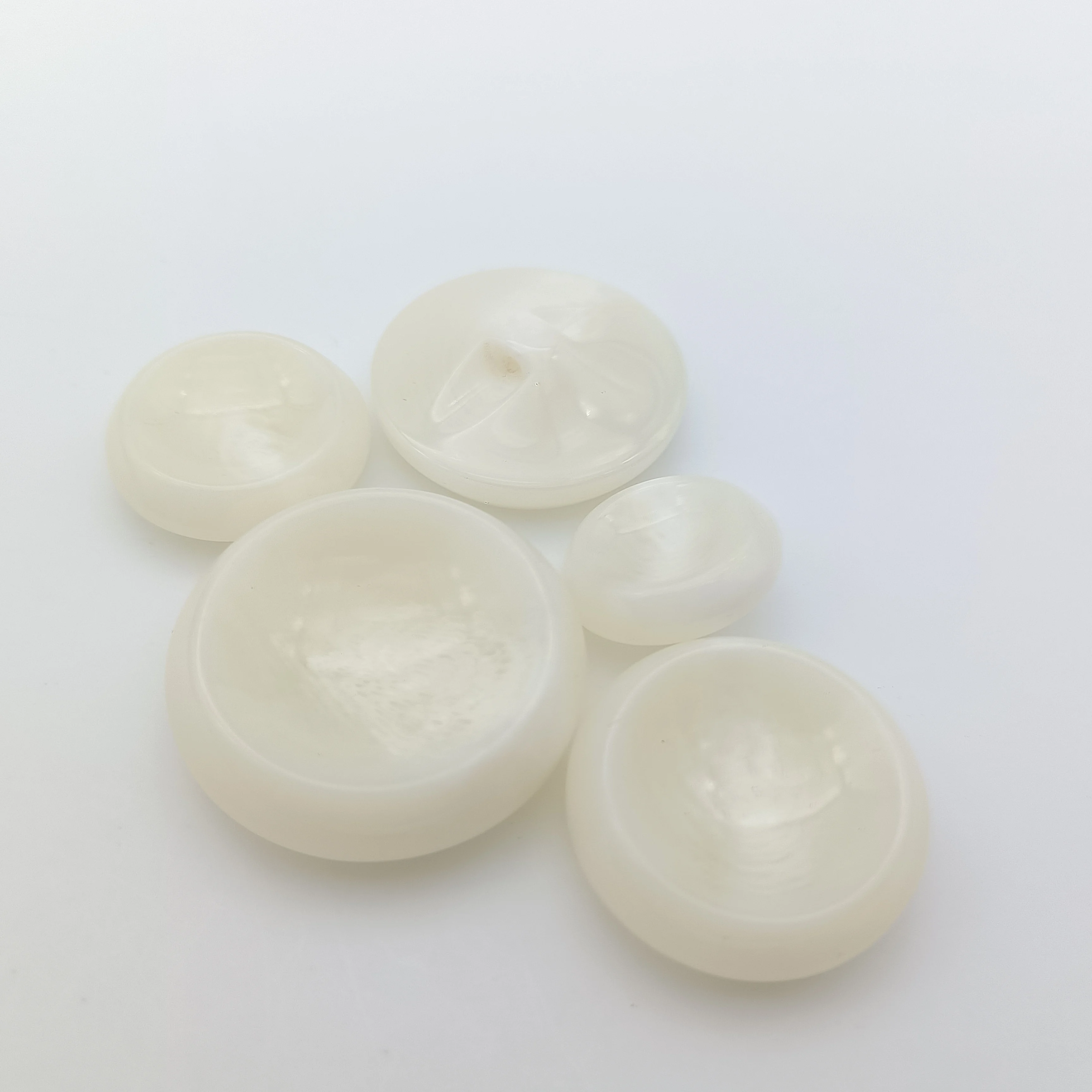 HLD Factory wholesale custom resin button 4 hole sewing button clothing accessories