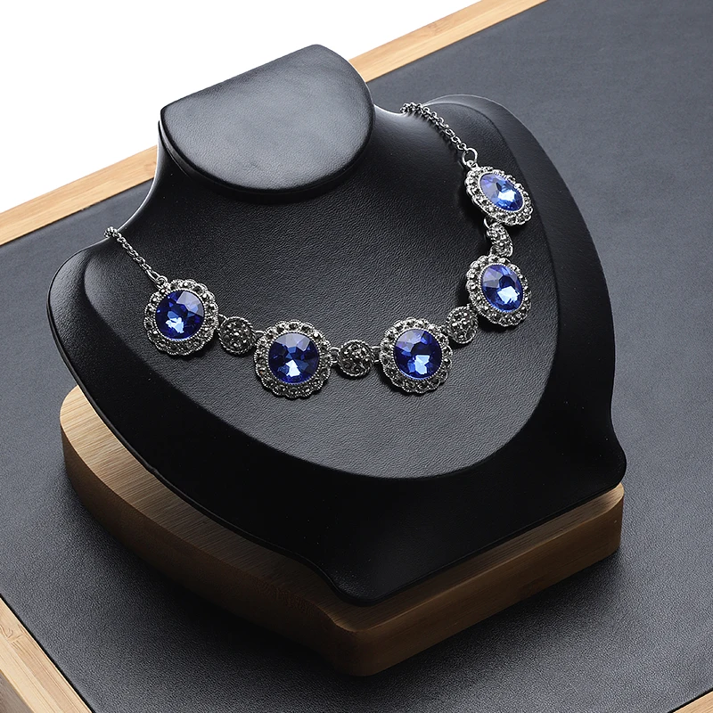 DIGU Europe High quality PU leather jewelry display necklace bust wood necklace and earring jewelry display mannequin