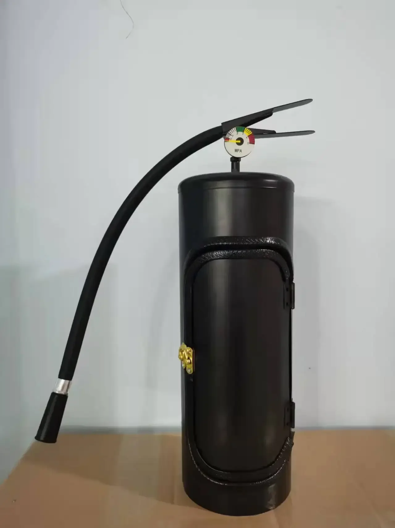 Whiskey Gift Box Set Mini Can Bar Set Outdoor Portable Fire Extinguisher Mini Bar