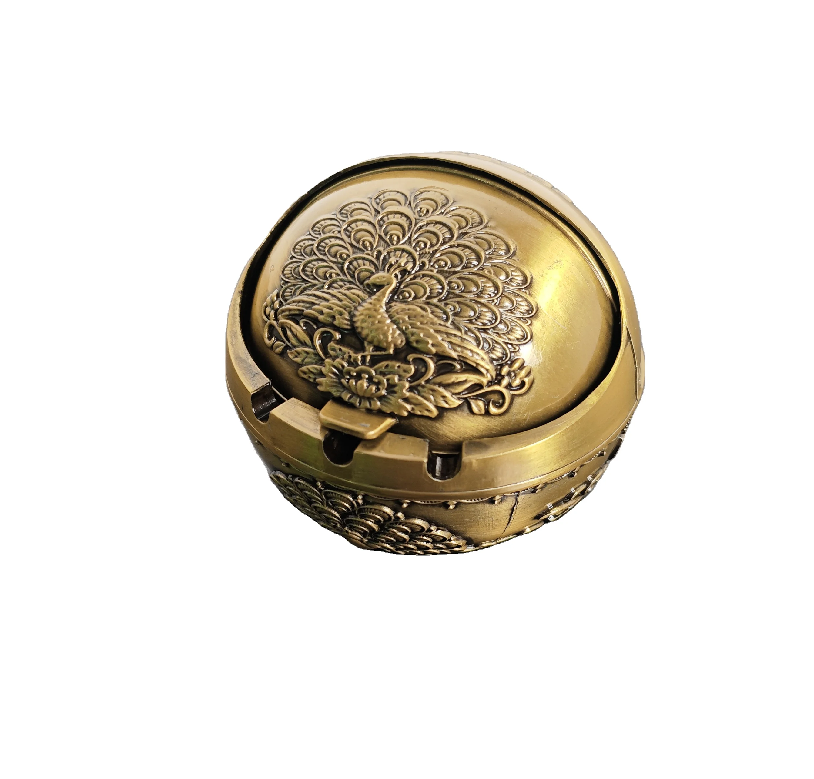 Electroplating process Retro metal ashtray Creative alloy spherical ashtray with lid bronze pattern peacock ashtray