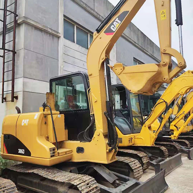 Small 6-ton second-hand excavator Carter 306 Japanese-made machine sold at low price.