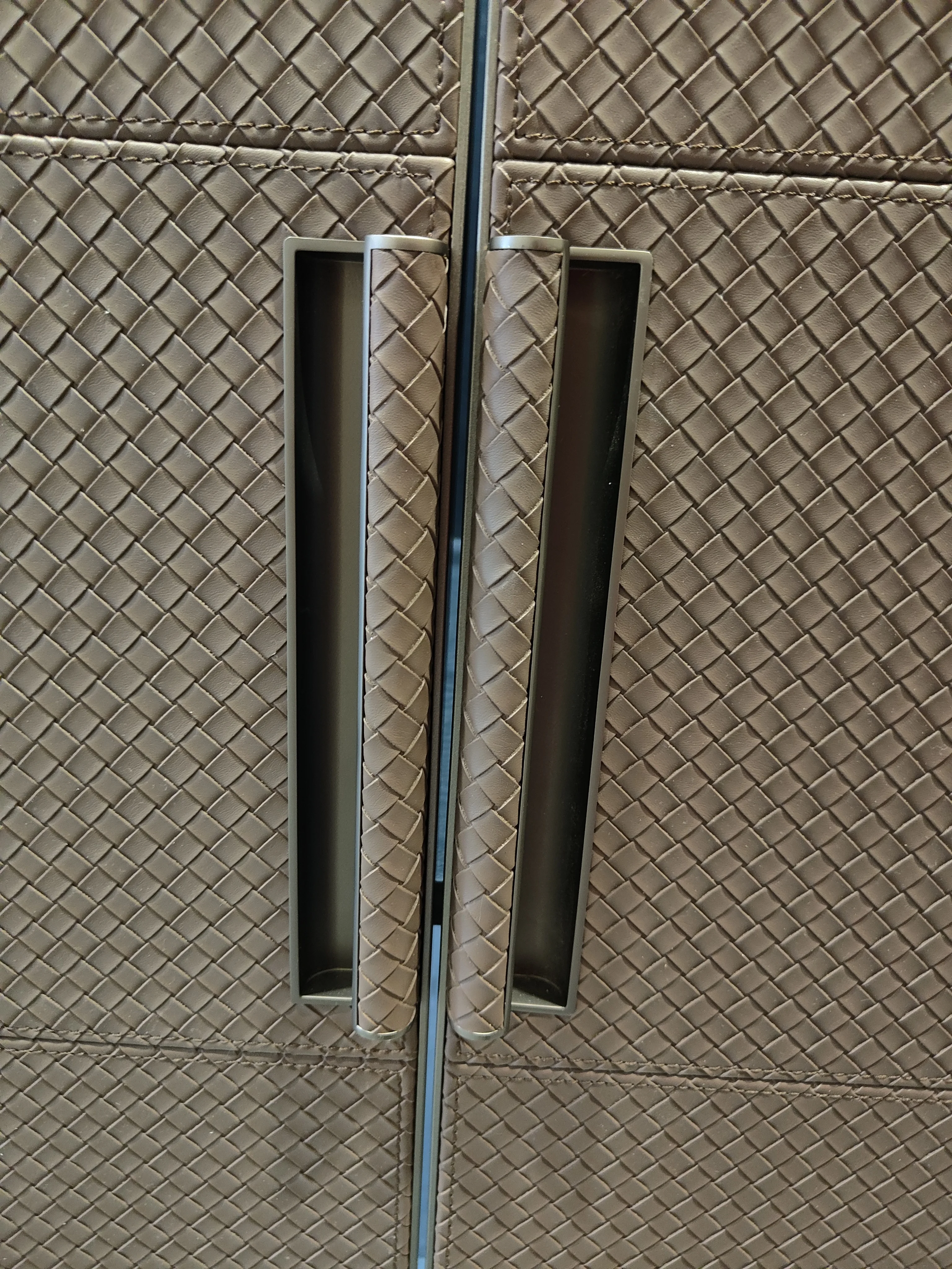 High Quality Bedroom Furniture Leather Oriented Strand Board Wardrobe Door