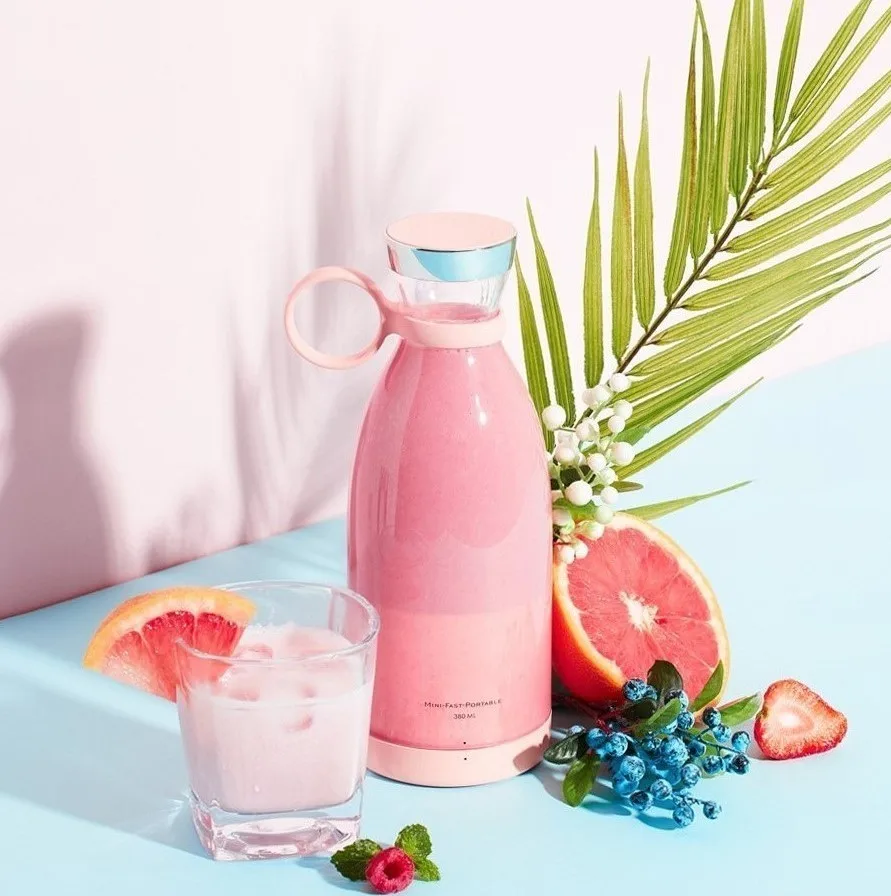 Factory Price Wholesale   Shaker Portable Blender The Freshinging Juicers Mini Juicer  Powder  Charge On The Pc Portable Blender