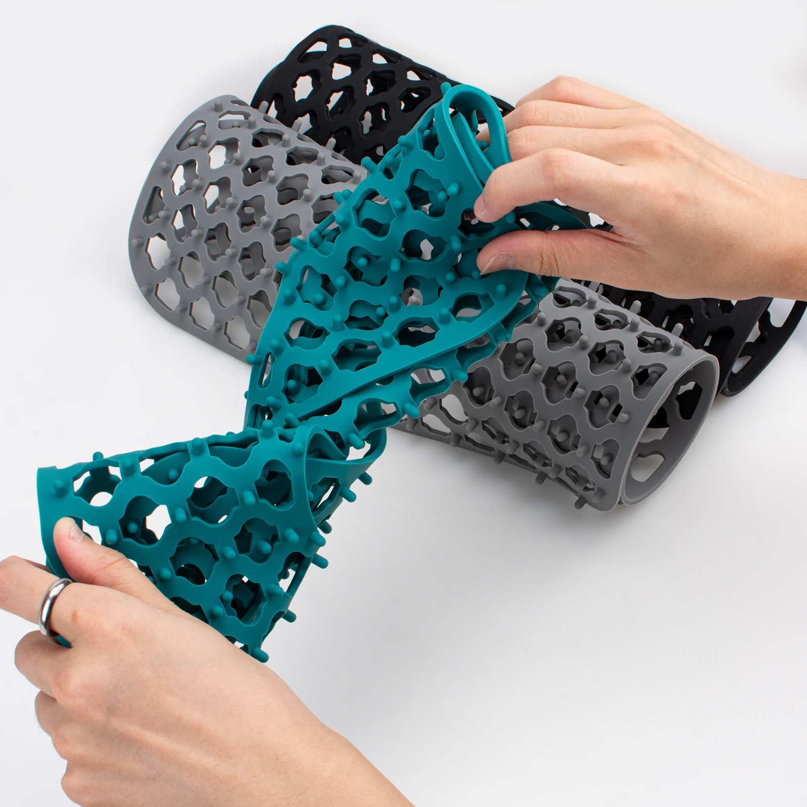 Factory 13.58 x11.6 Inch Kitchen Supplies Foldable Non-slip Silicone Drain Pad Hollow Kitchen Sink Pad