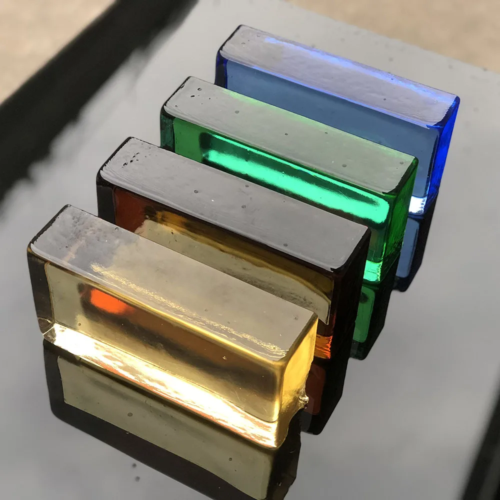 Wholesale Price Painting color Hot Melt Building Glass Brick Indoor Outdoor Building Decorations Glass Blocks For Sale
