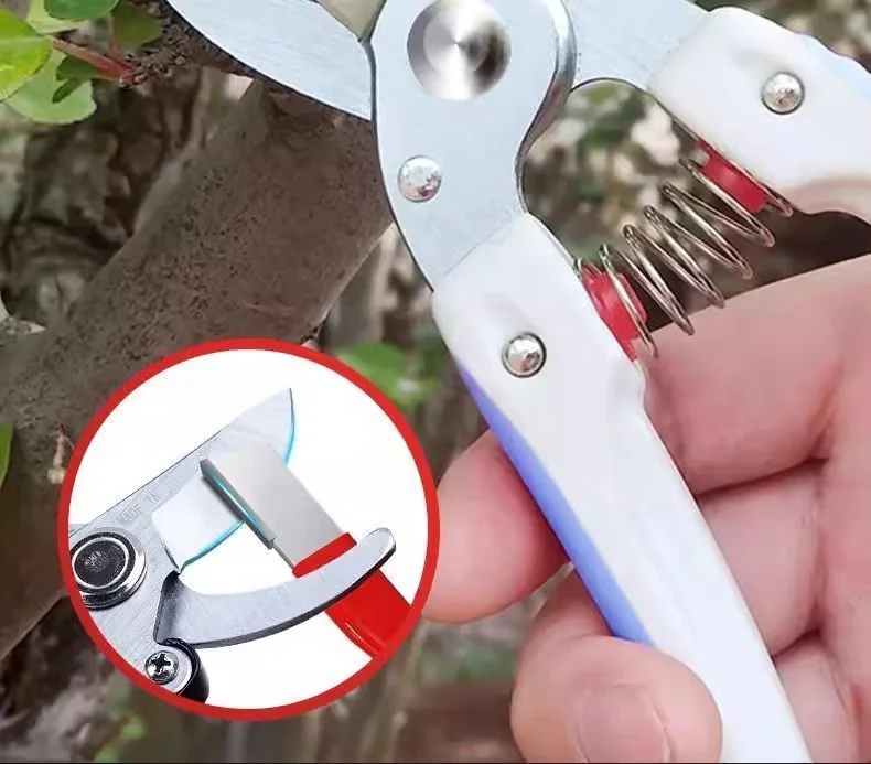 Outdoor portable garden scissors knife sharpener garden scraper quick knife sharpener finishing knife trimming cutter