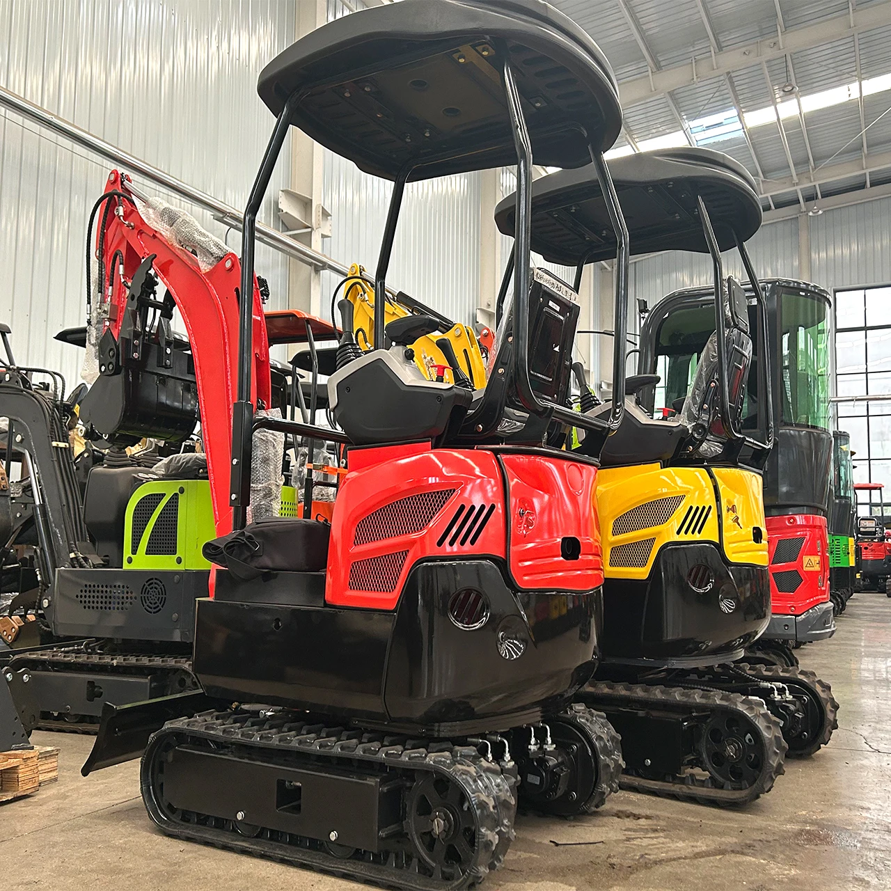 China Widely Used EPA Kubota Farm Mini Excavator 1.8 Ton 2 Ton Small Digger Excavator For Family Garden