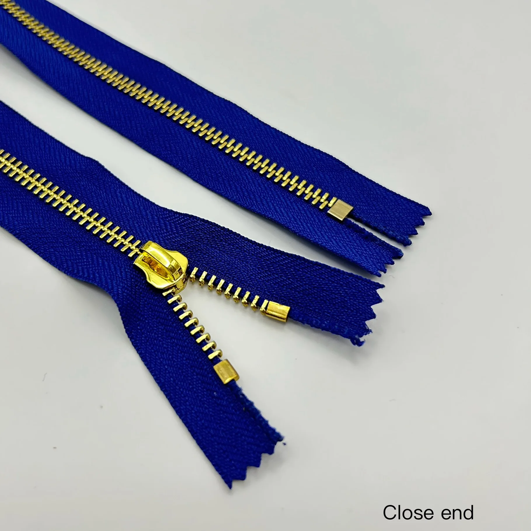 Low MOQ Wholesale Zipper Good Polishing Metal Zipper Roll