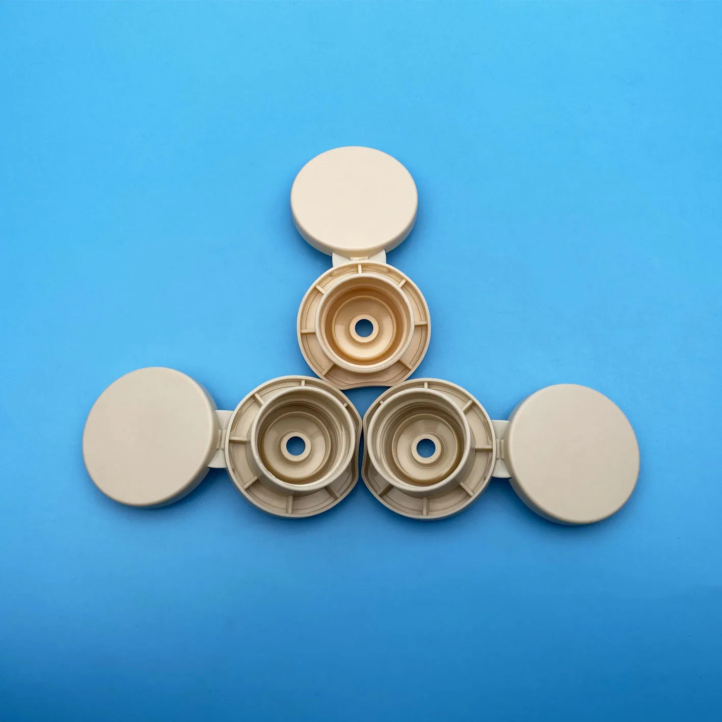 Factory Price Wholesale 24 MM Shower Gel Shampoo Plastic Bottle Caps Premium Matte Skin Feel Cap PP Scrub Flip Top Caps