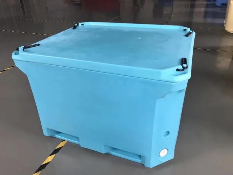 Изолированные контейнеры для рыбы с двойной стенкой и крышкой LLDPE из пластика 660L
