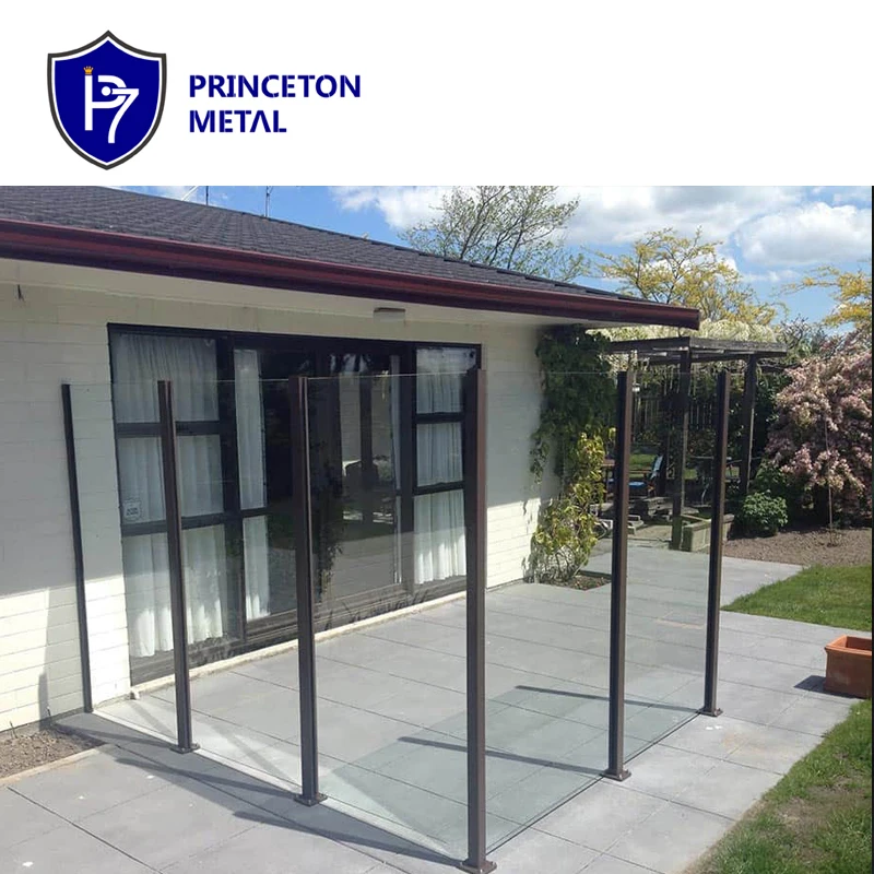 PRINCETON Glass windbreak panels for outdoor partitions