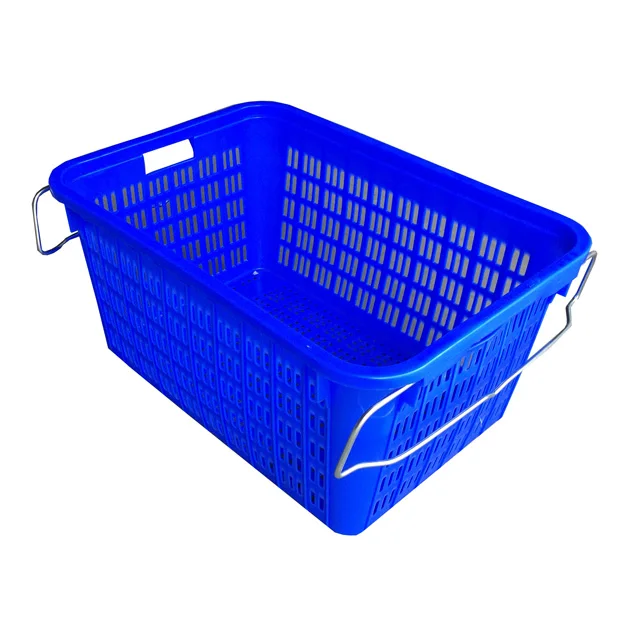 Большой квадратный пластиковый ящик с металлической ручкой