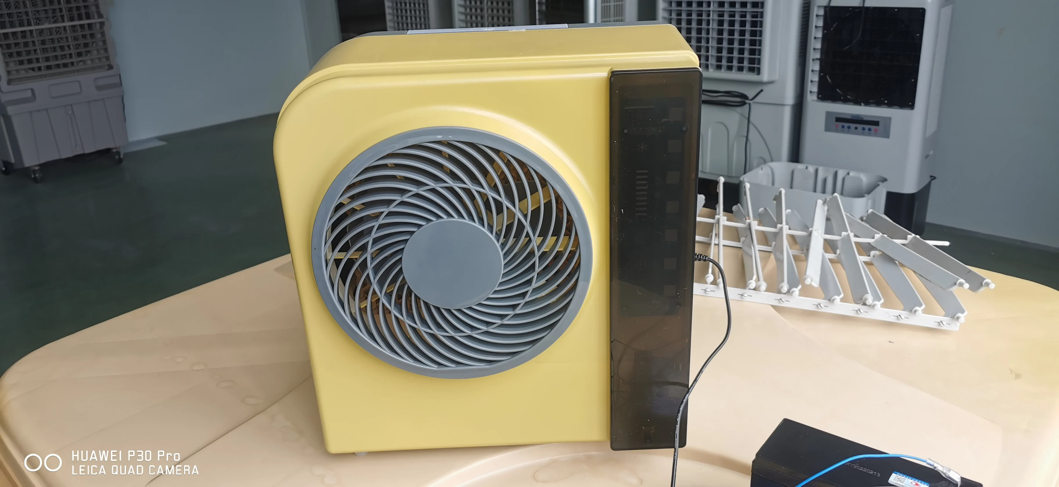 Table Cooling Airflow 800m3/h with 9 Speed Option Electric Control Evaporative air Cooler