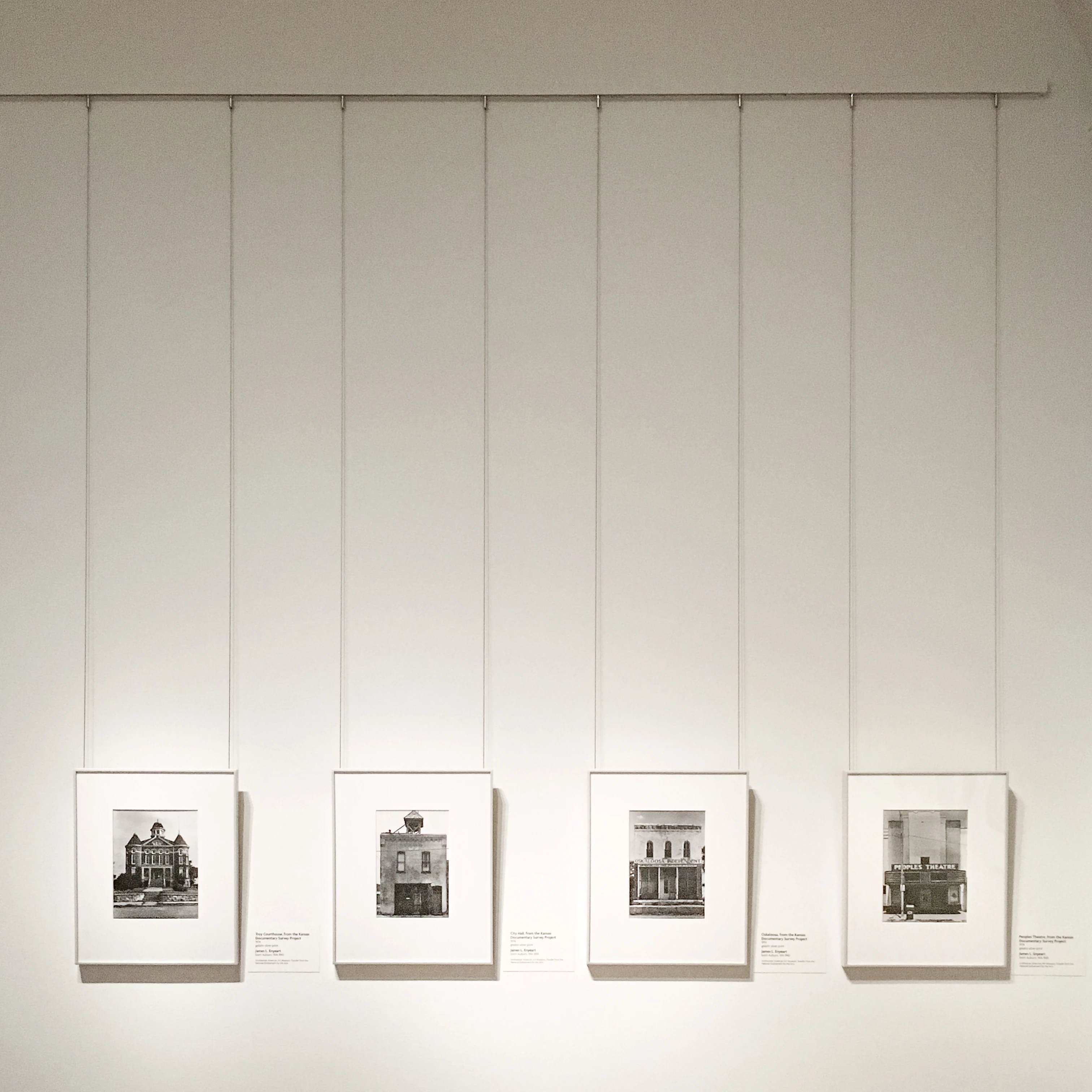 
High quality easily adjustable metal hanging rail from japan 