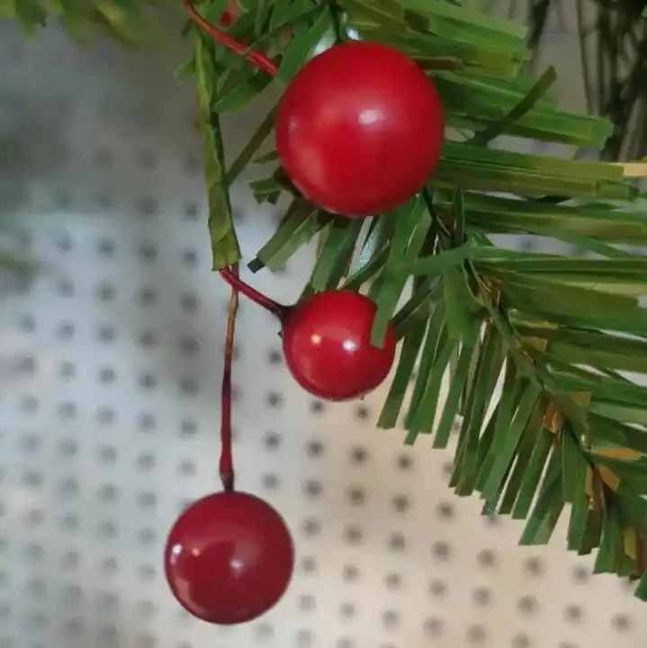 Artificial Green Pine Needle Pvc With Pine Coines Red Berries Xmas Garland For Door Wall Ornaments