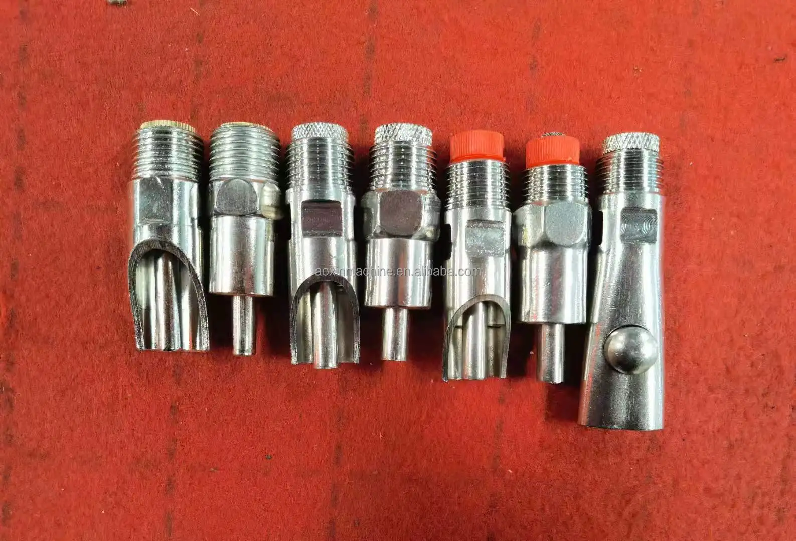 New Design Nipple Water Drinker Livestock Poultry Pig Raising Farm Equipment