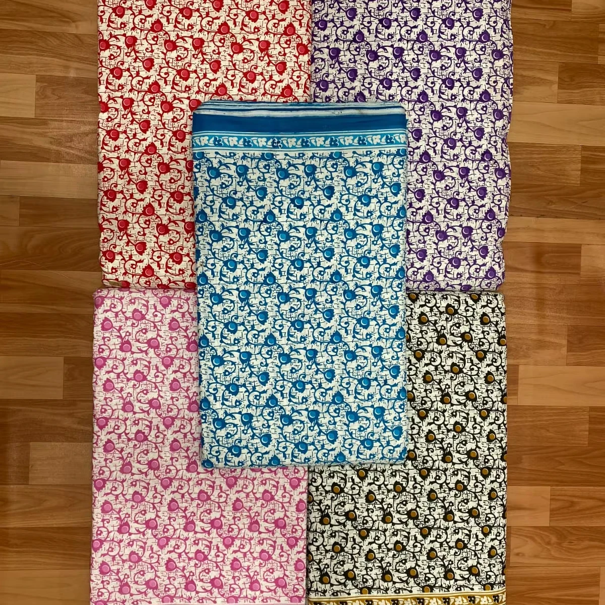 Textile Material Organic Cotton Floral Printed Design Clothes Dresses Fabric Lovely Pink Red Orange Sky blue and Purple Color