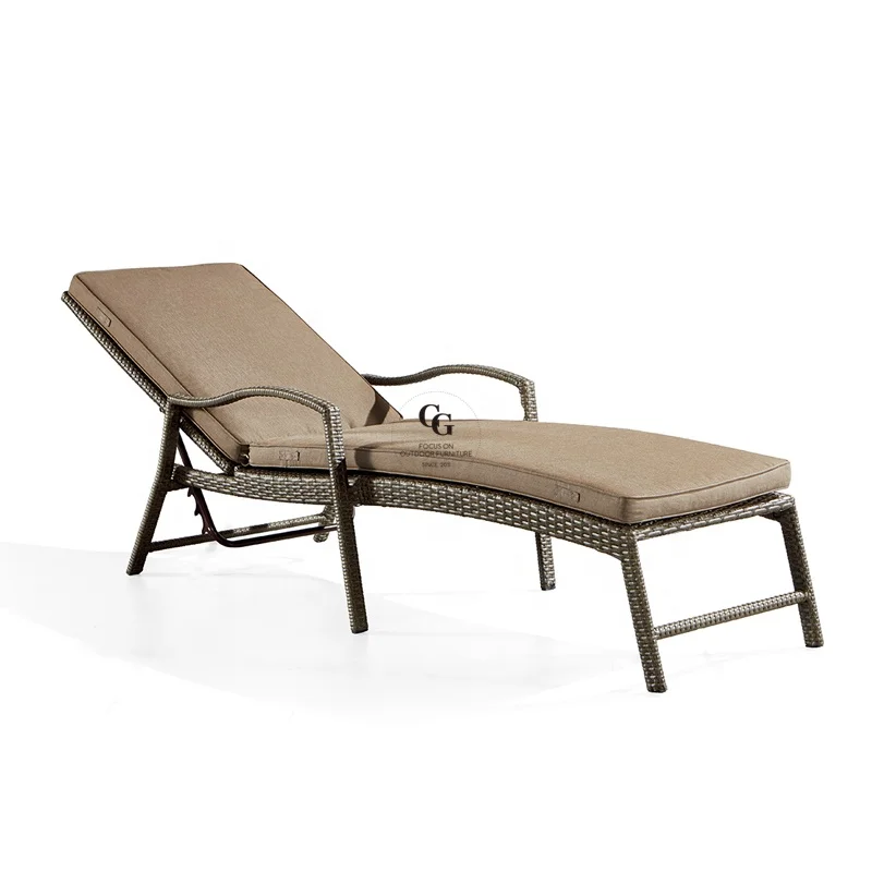 Patio Sunbed Rattan Waterproof Daybed with Arm Rest Ride High Thickness Mattress Soft and Comfortable for Swimming Pool Side