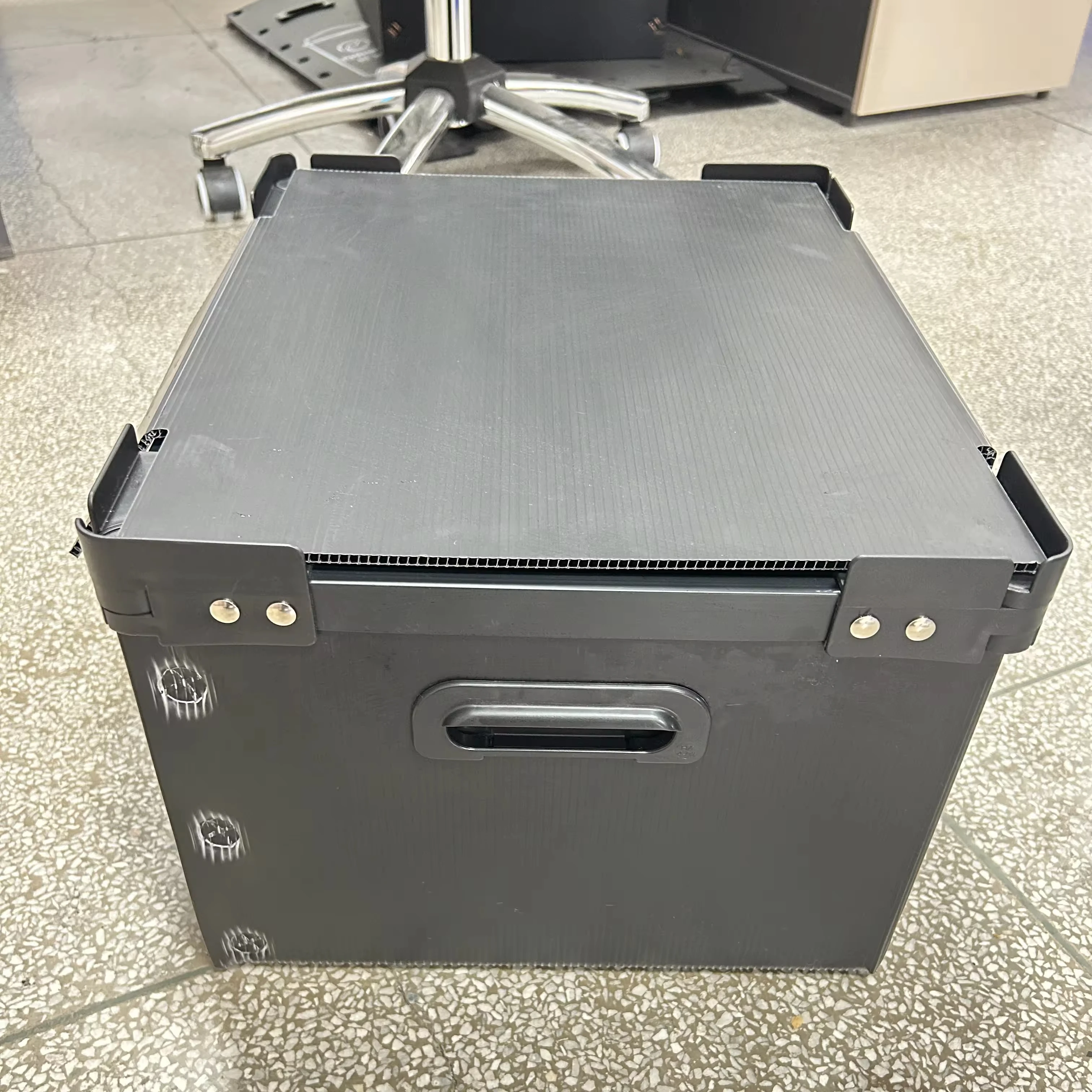 Vietnam Factory Sale Excellent Custom Foldable Plastic Corrugated Storage Boxes with Lid