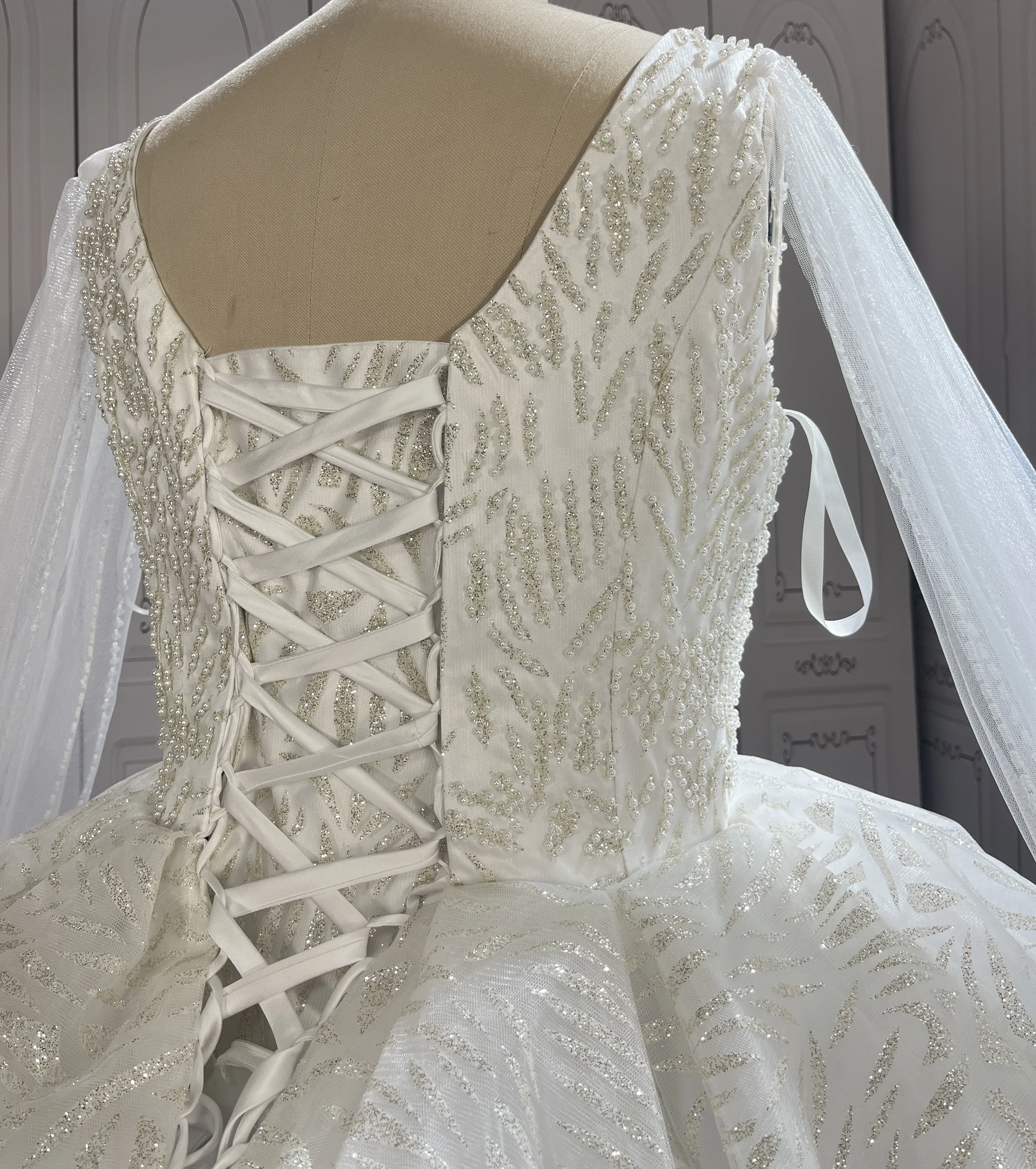 White Polyester High Quality Victorian Stylish Lace V-Neck Vintage Ball Gown Wedding Dress For Women