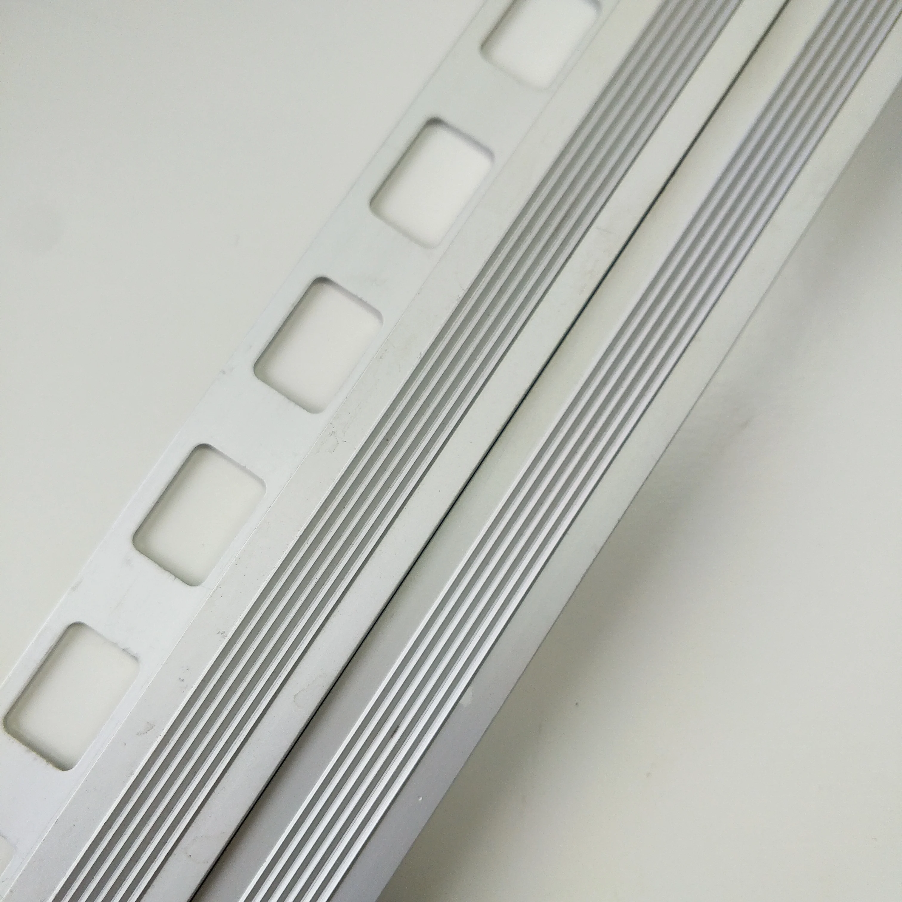 Beautrim low price aluminum Anti-slip tile stair nosing