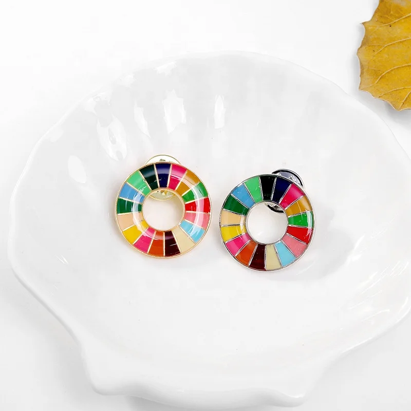 Fashion UN Development rainbow medal pin alloy with colorful oil round brooch