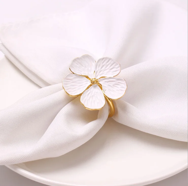 Western Restaurant White Flowers European Plum Blossom Napkin Storage Luxury Metal Napkin Ring