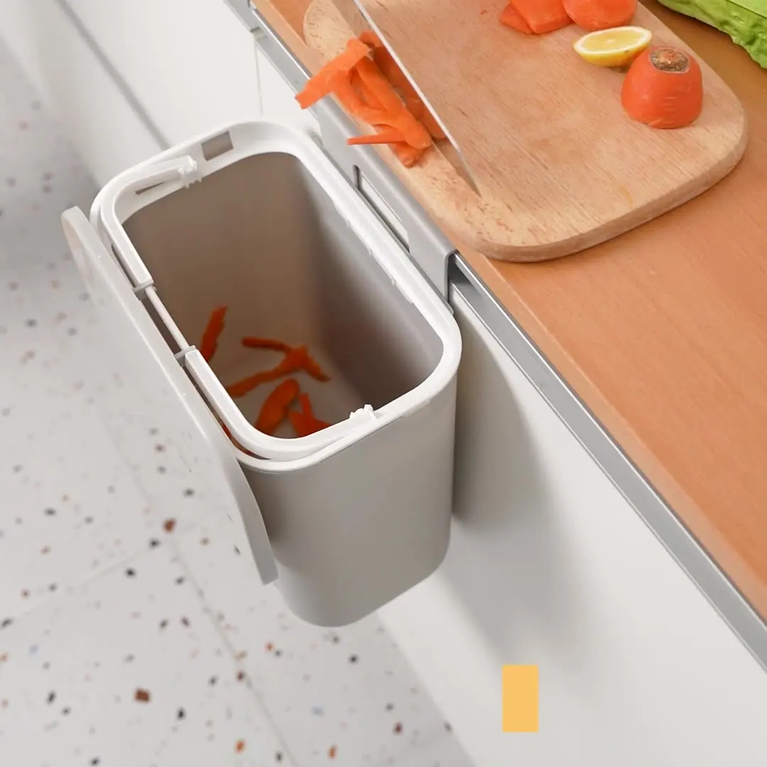 Hot Selling Wall Mounted Kitchen Trash Can Hanging Trash Bin Cabinet Door Bathroom Trash Can With Lid