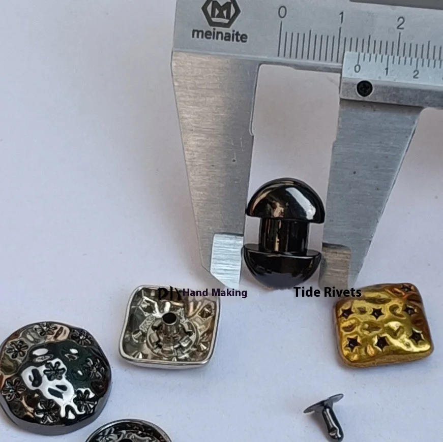 Pyramid Square Snowflake Pattern Collusion Nails Plating Technique Jeans Bags Leather Goods Packaging Accessories Rivets